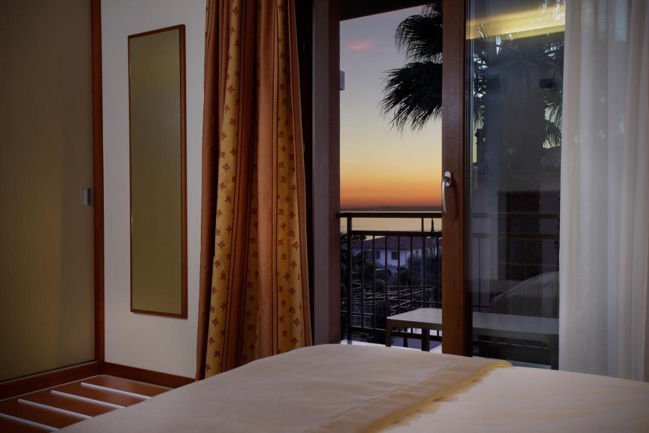 Hotel Villa Olivo Resort 3S Бардолино Екстериор снимка