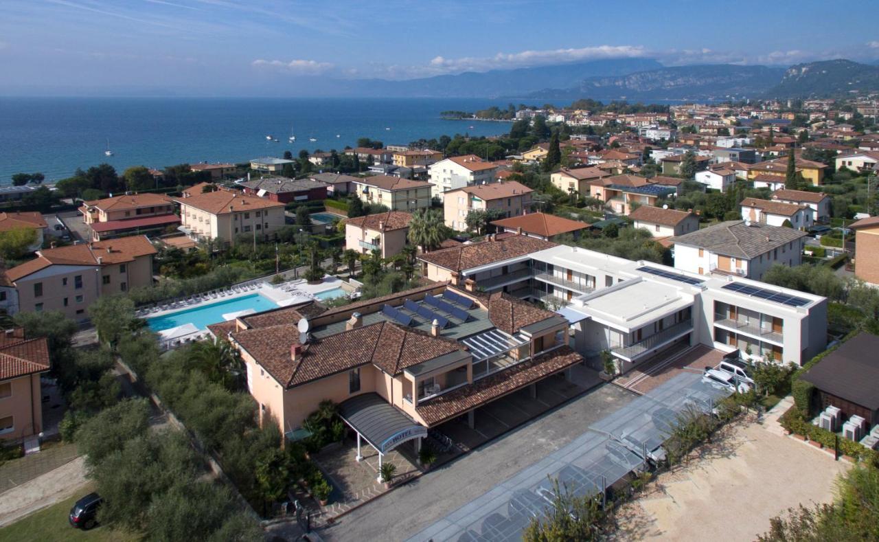 Hotel Villa Olivo Resort 3S Бардолино Екстериор снимка