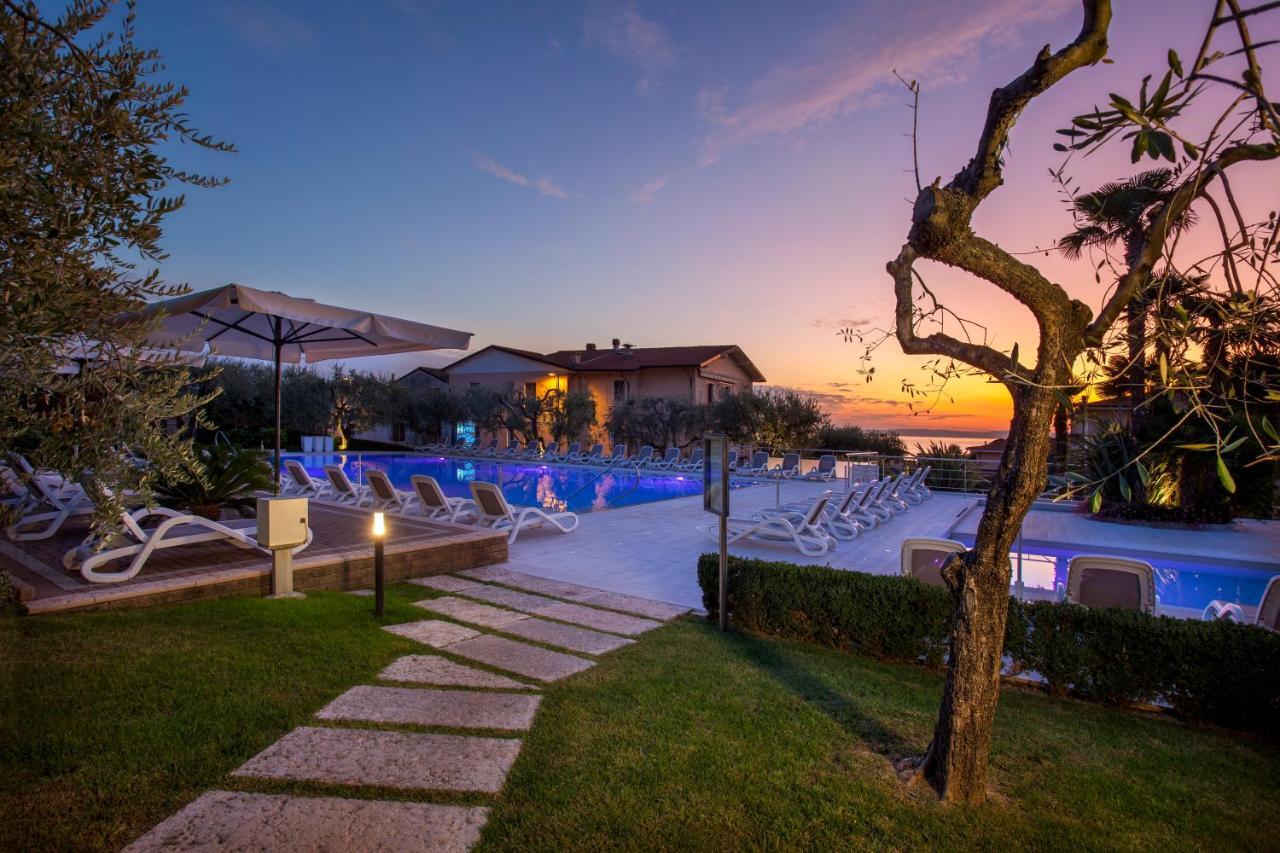 Hotel Villa Olivo Resort 3S Бардолино Екстериор снимка