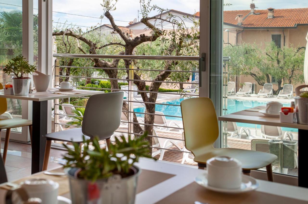 Hotel Villa Olivo Resort 3S Бардолино Екстериор снимка